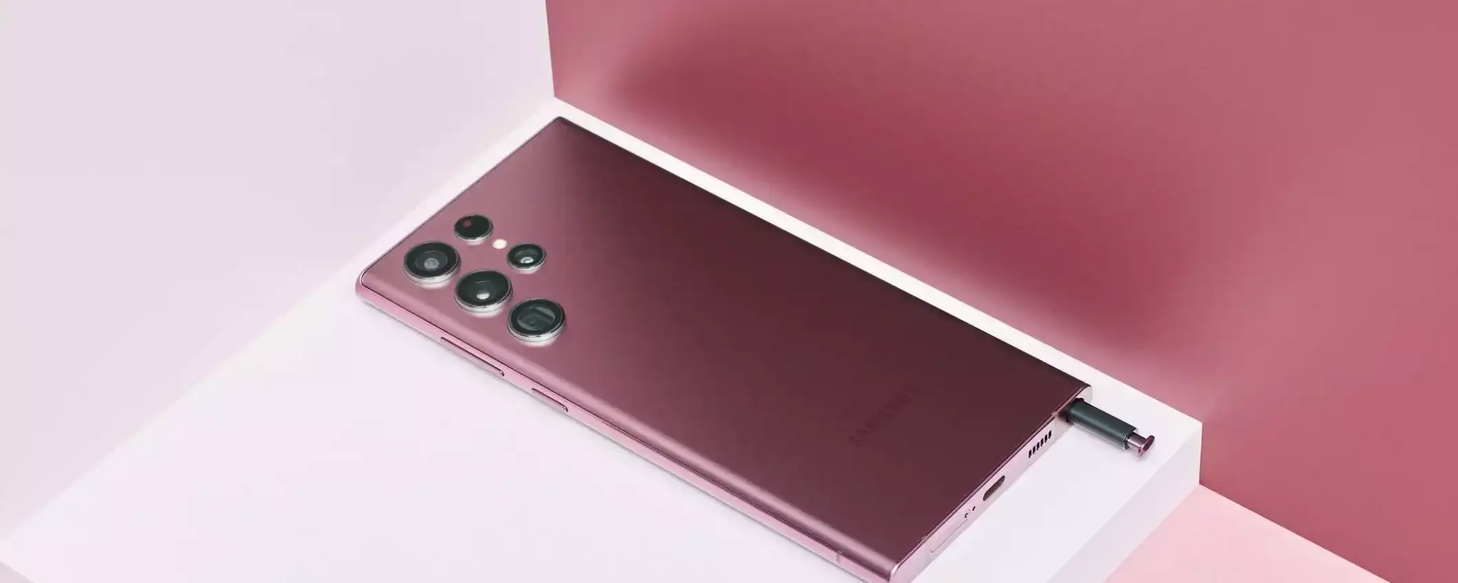 Samsung Galaxy S22 Ultra 5G: l'ammiraglia che si distingue dalla concorrenza Samsung Galaxy S22 Ultra 5G: l'ammiraglia che si distingue dalla concorrenza