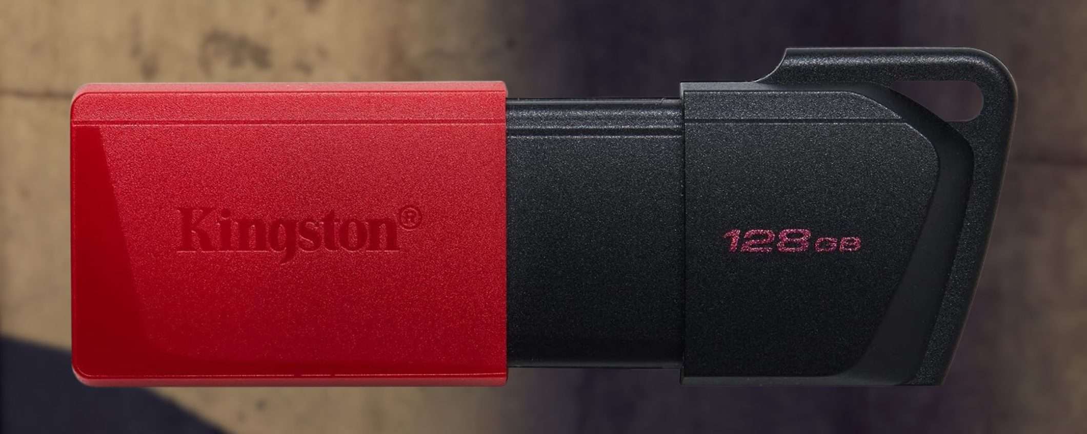 Kingston, chiavetta USB 128GB a 8€: sconto SHOCK del 45% su Amazon