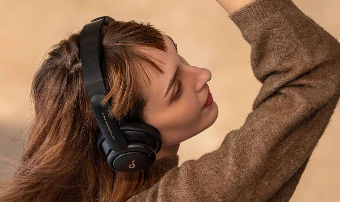 Cuffie Bluetooth della Anker ad un ottimo prezzo su Amazon: l'autonomia è notevole Cuffie Bluetooth della Anker ad un ottimo prezzo su Amazon: l'autonomia è notevole