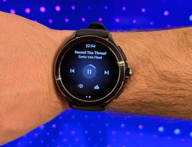 Lo smartwatch supporta la riproduzione dei brani musicali dalla memoria interna