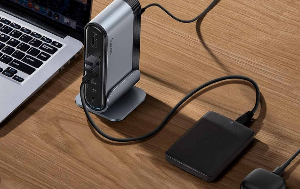 Docking Station 17-in-1 in offerta su Amazon: supporta fino a tre monitor da 4K Docking Station 17-in-1 in offerta su Amazon: supporta fino a tre monitor da 4K