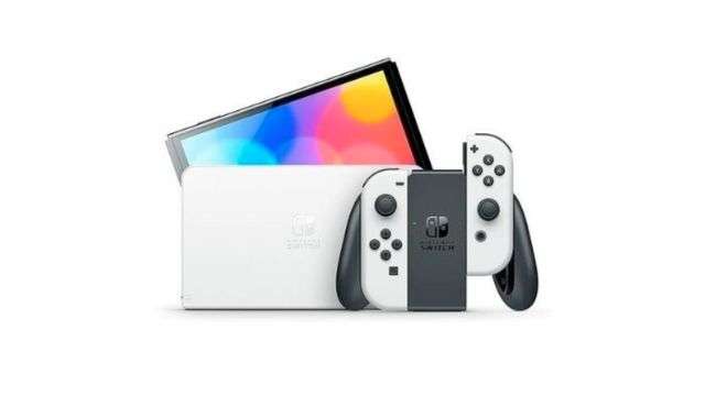 Nintendo Switch OLED bianca
