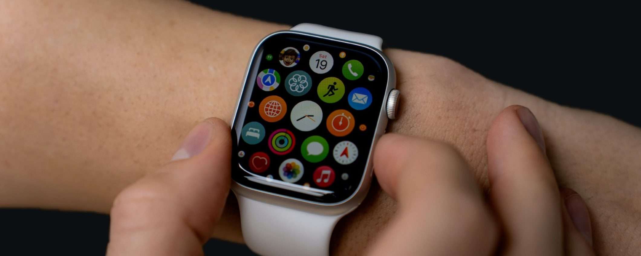 Apple Watch 8 GPS + Cellular al miglior prezzo da Unieuro (399€) Apple Watch 8 GPS + Cellular al miglior prezzo da Unieuro (399€)