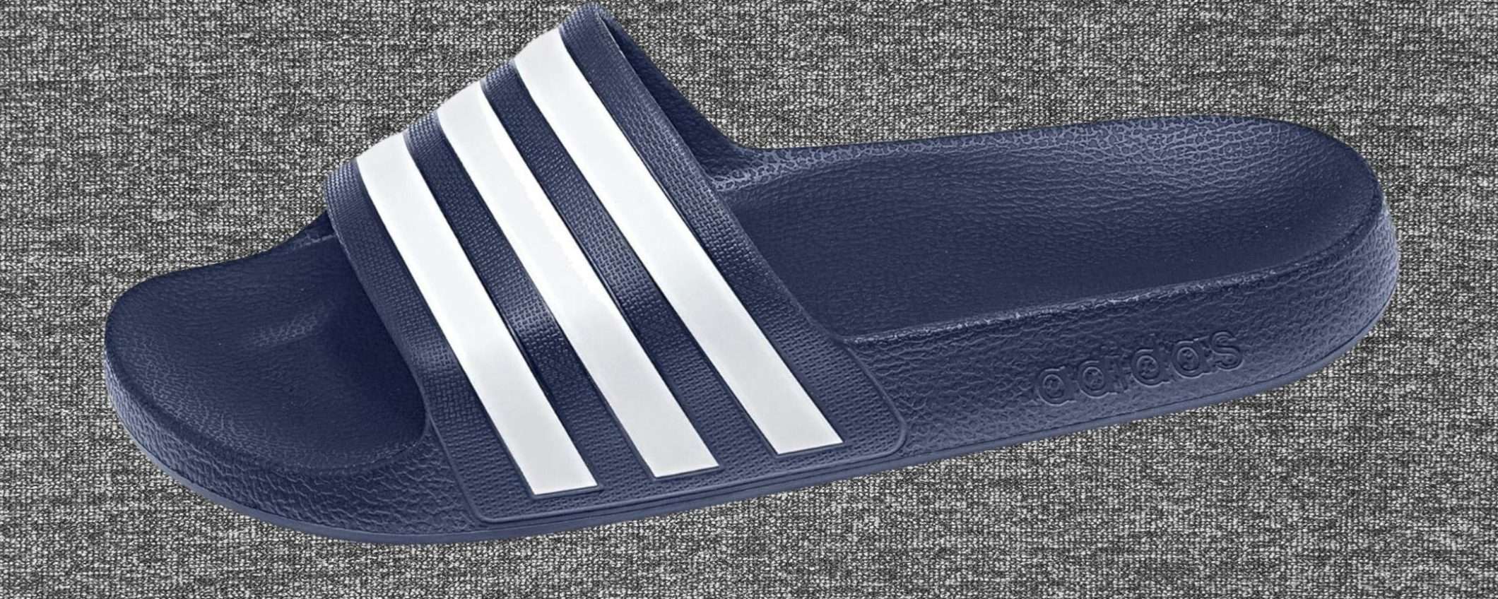 Adidas, la BOMBA: sconto 61% per le ciabatte unisex (7€) Adidas, la BOMBA: sconto 61% per le ciabatte unisex (7€)