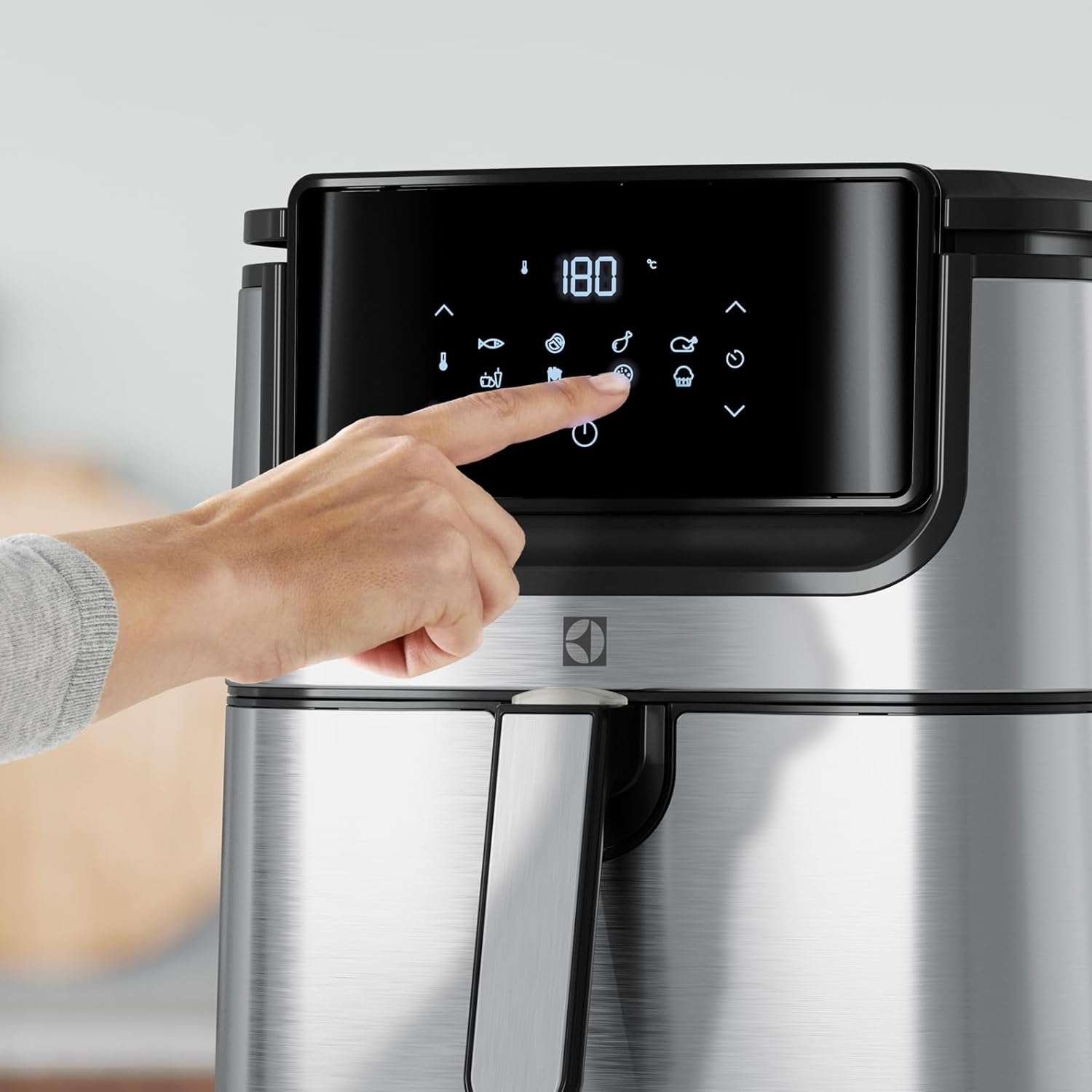 electrolux-friggitrice-aria-54l-8-programmi-140e-meno-pannello