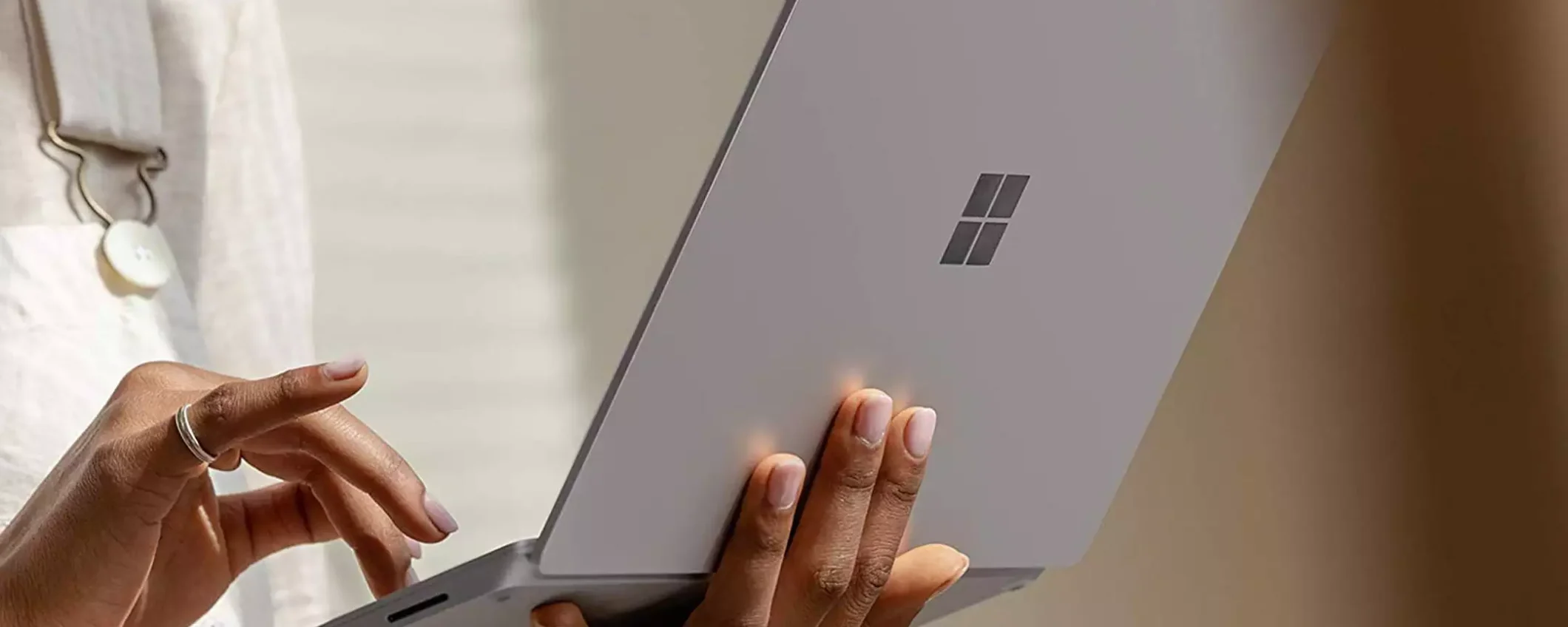 Microsoft Surface Laptop Go 2 a 649€ è perfetto per STUDENTI e non solo Microsoft Surface Laptop Go 2 a 649€ è perfetto per STUDENTI e non solo