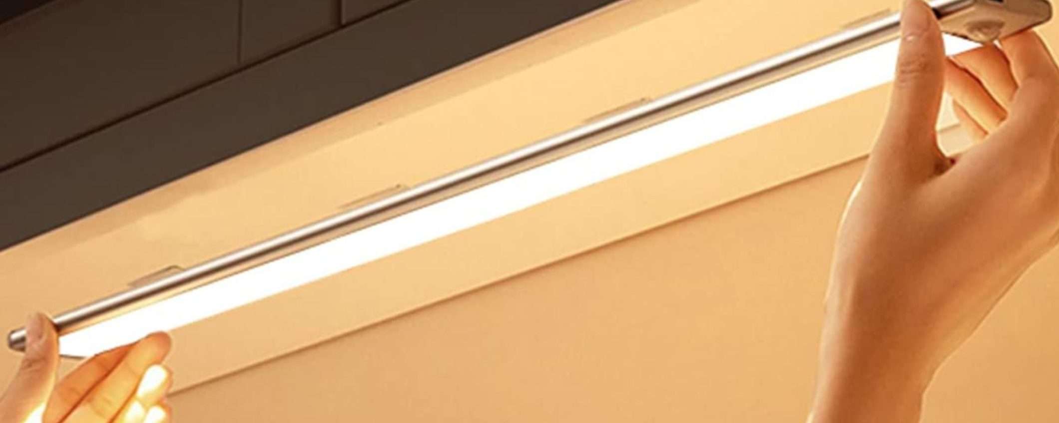 Luce automatica wireless (lunga 30 cm): prezzo Amazon SCONCERTANTE (9,99€) Luce automatica wireless (lunga 30 cm): prezzo Amazon SCONCERTANTE (9,99€)