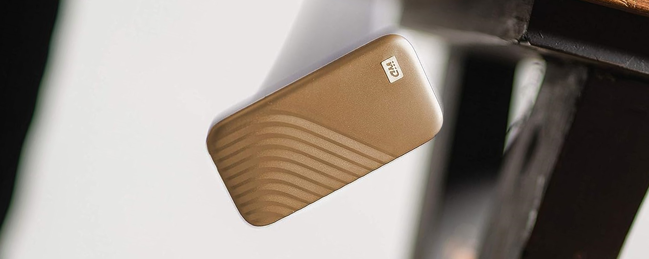 SSD esterno 500GB, file al sicuro: se cade non si rompe (72€) SSD esterno 500GB, file al sicuro: se cade non si rompe (72€)