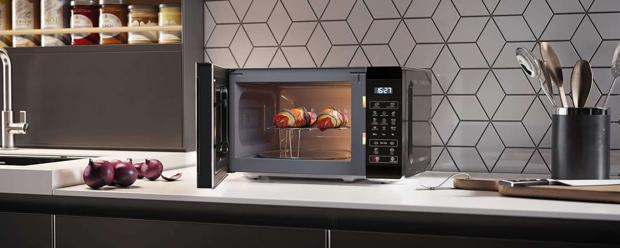 Forno a microonde Sharp multifunzione: CROLLA IL PREZZO su Amazon (-36%) Forno a microonde Sharp multifunzione: CROLLA IL PREZZO su Amazon (-36%)