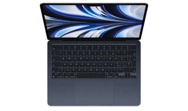 MacBook Air con M2 Mezzanotte