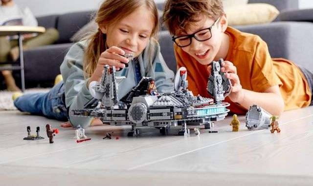 Set LEGO Millenium Falcon