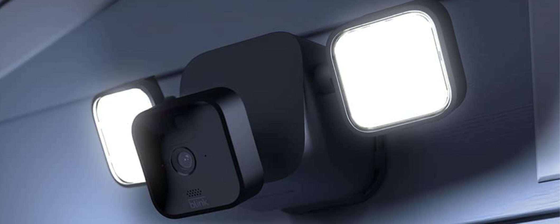 Metà prezzo per Blink Outdoor + Floodlight: casa SICURA giorno e notte Metà prezzo per Blink Outdoor + Floodlight: casa SICURA giorno e notte