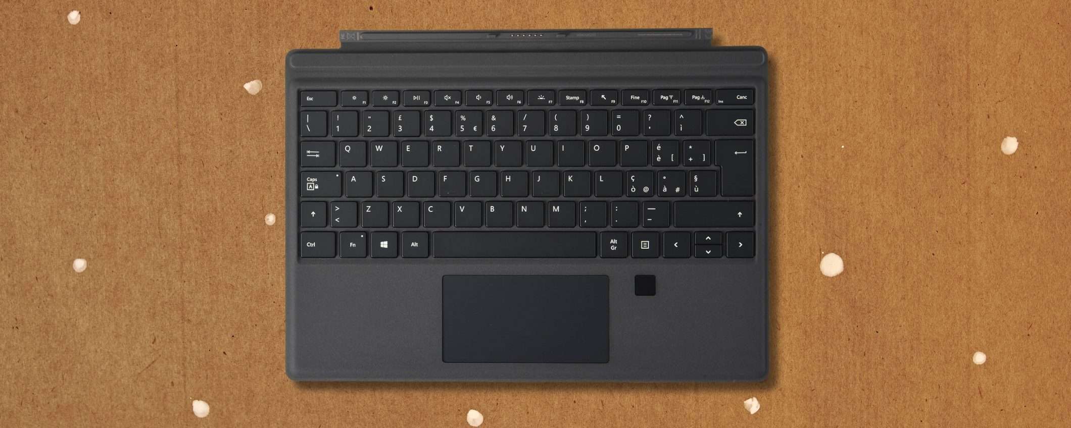 Surface Pro? La tastiera è INDISPENSABILE, 2in1 di cui non fare a meno Surface Pro? La tastiera è INDISPENSABILE, 2in1 di cui non fare a meno