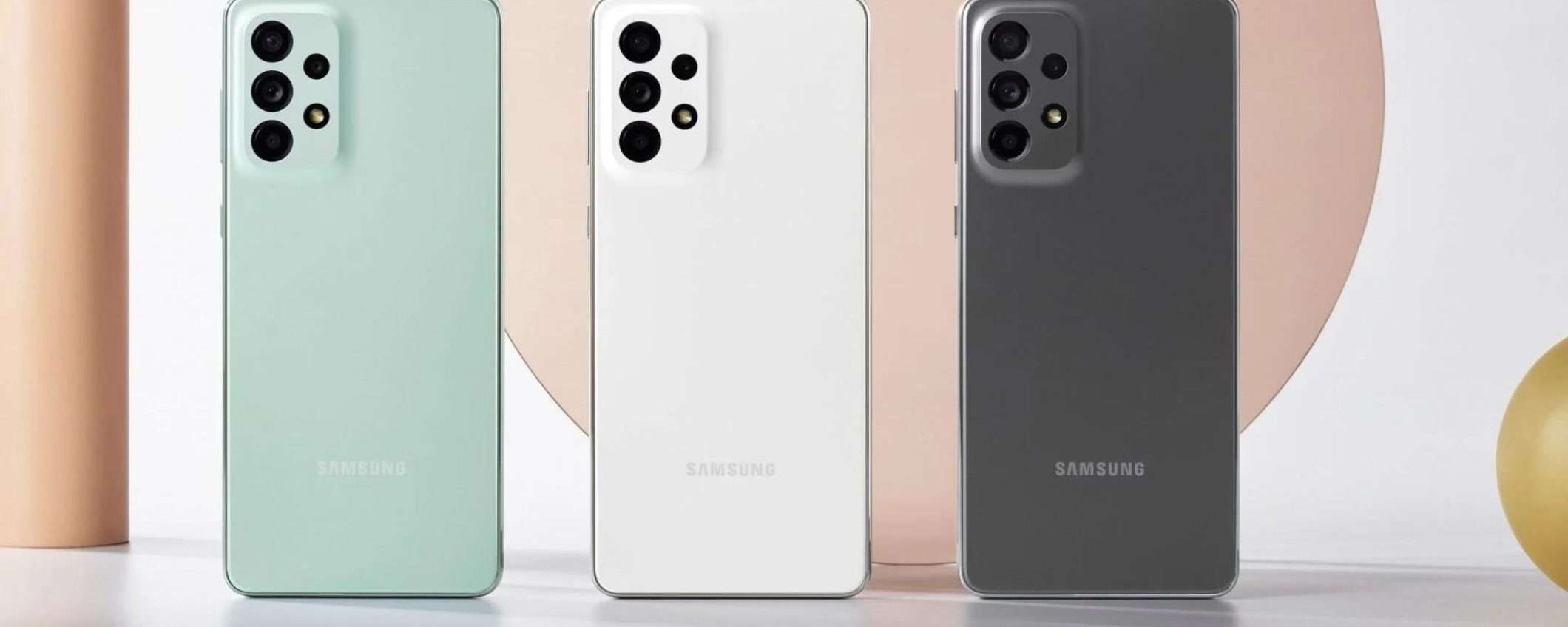 Samsung Galaxy A73 si aggiorna, cosa cambia? Samsung Galaxy A73 si aggiorna, cosa cambia?