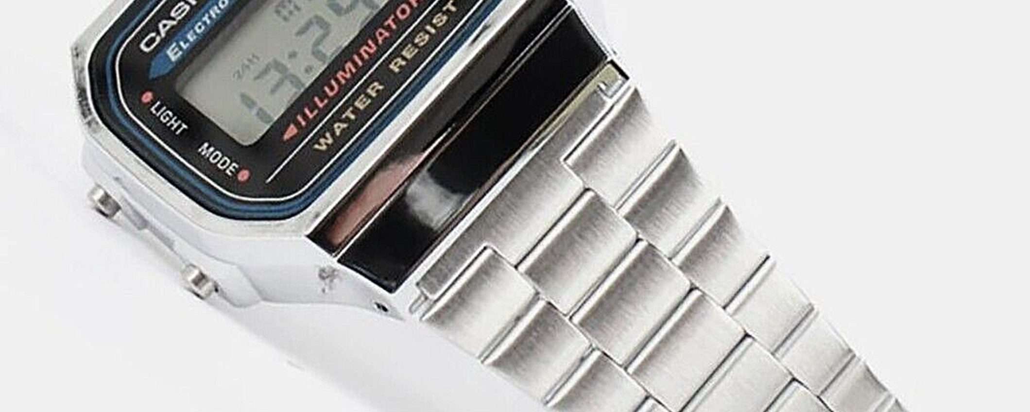 Orologio Casio Vintage in acciaio e con funzione illuminazione a soli 34€ su eBay Orologio Casio Vintage in acciaio e con funzione illuminazione a soli 34€ su eBay