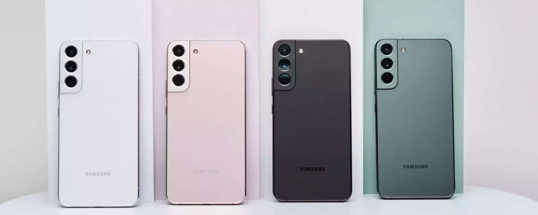 Samsung Galaxy S22: il prezzo cala a 429€, ora è IMPERDIBILE