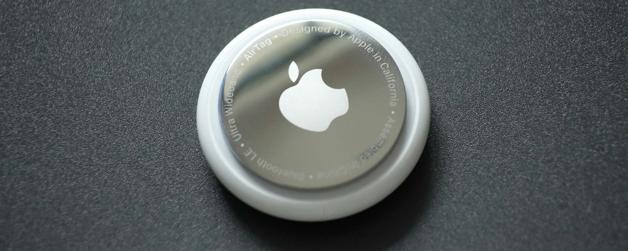 AirTag Apple: come cambiare la batteria nel modo corretto AirTag Apple: come cambiare la batteria nel modo corretto