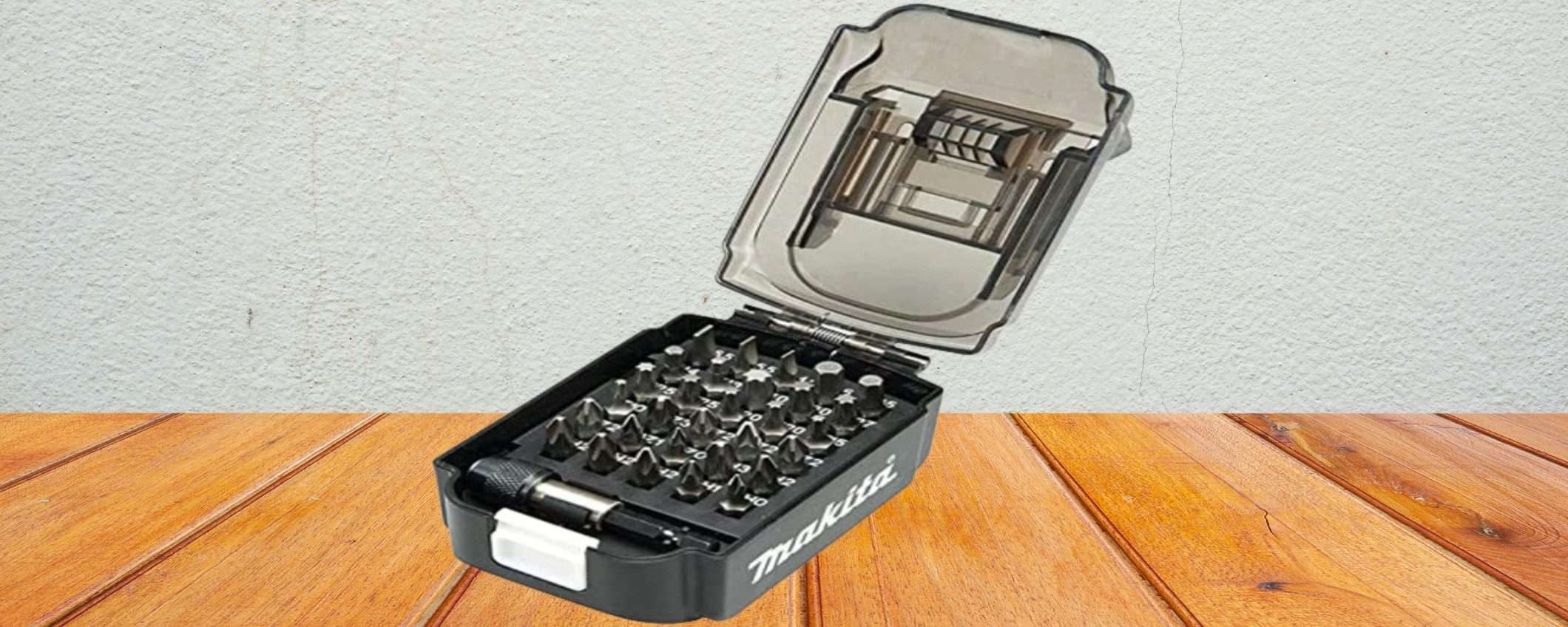 Makita, kit 31 in 1 a 12€ su Amazon: GENIALE custodia a forma di batteria Makita, kit 31 in 1 a 12€ su Amazon: GENIALE custodia a forma di batteria