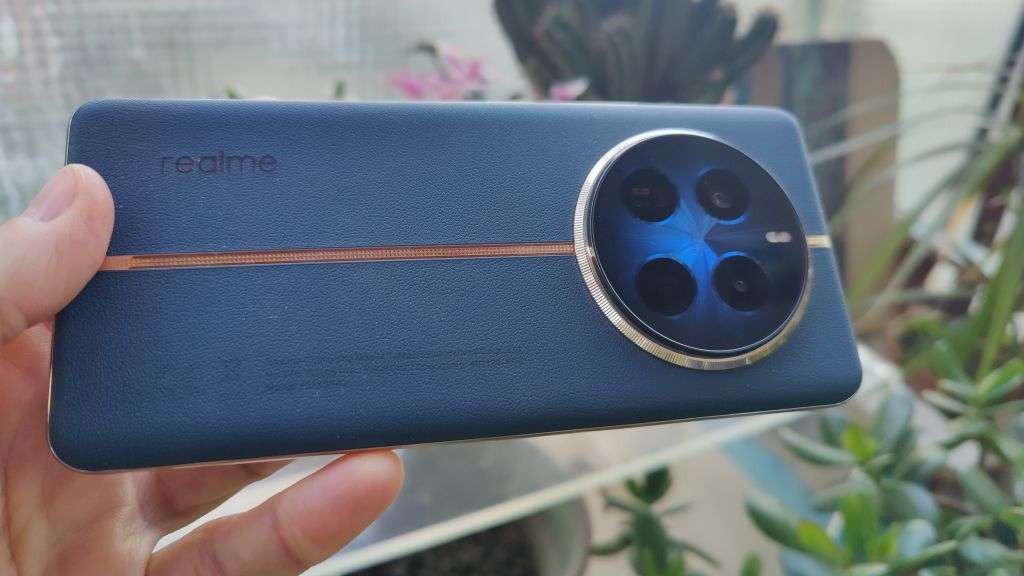 realme12pro design