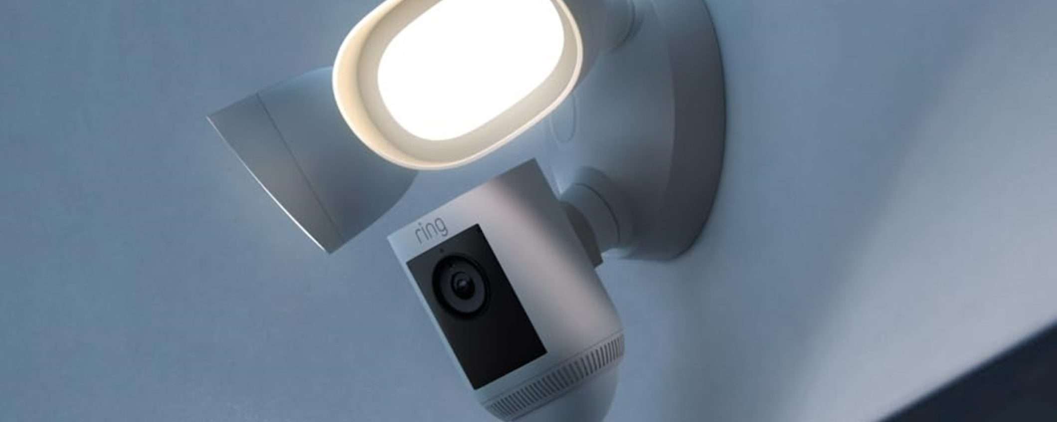 Floodlight Cam Wired Pro: 2 all'incredibile prezzo di 349€ su Amazon