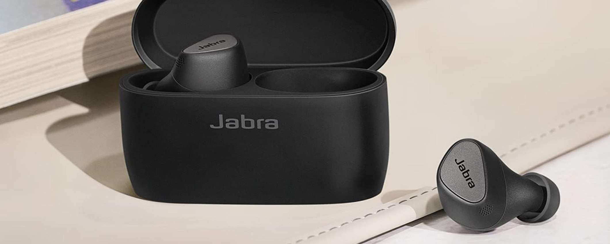 Jabra Elite 5: la colorazione Nera scende fino a 118€ su Amazon Jabra Elite 5: la colorazione Nera scende fino a 118€ su Amazon