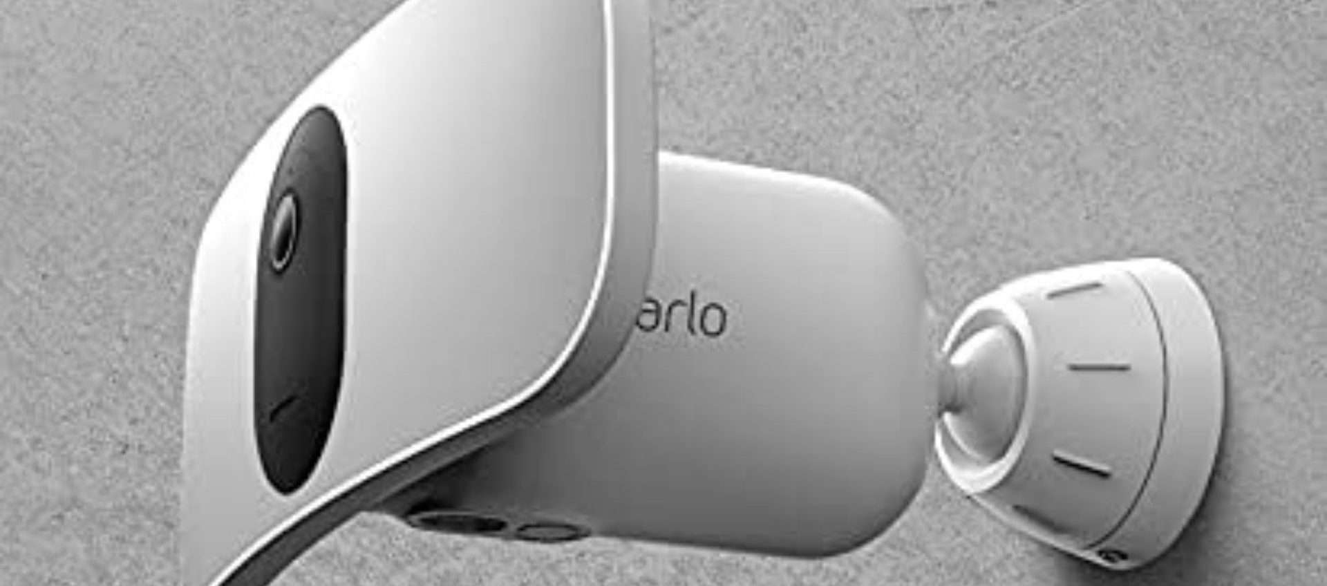 Telecamera di sicurezza Arlo Floodlight in offerta: maxi sconto del 40% Telecamera di sicurezza Arlo Floodlight in offerta: maxi sconto del 40%