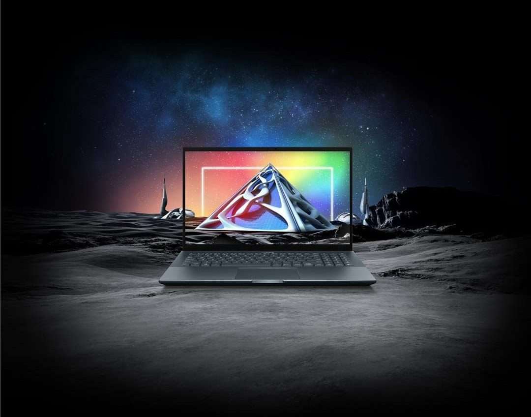 Asus Zenbook Pro 15 Oled in offerta: AMD Ryzen 7, RTX 3050 e 16GB di RAM