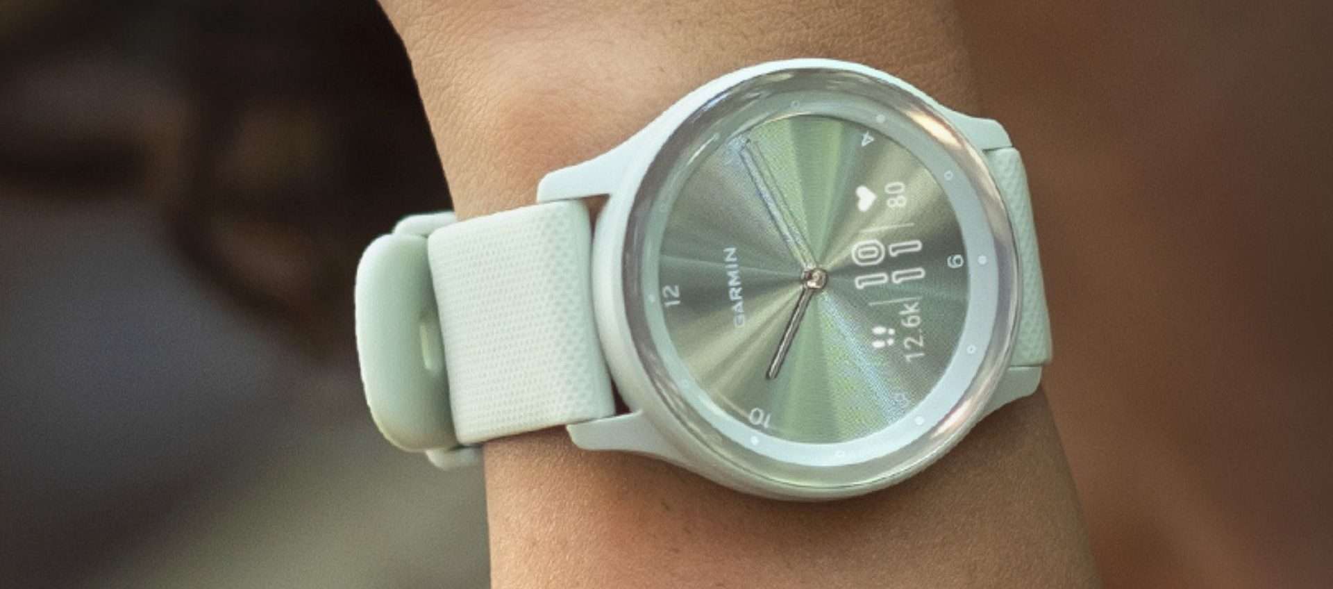 Garmin Vivomove Sport in offerta a 159€: look classico, funzioni smart Garmin Vivomove Sport in offerta a 159€: look classico, funzioni smart