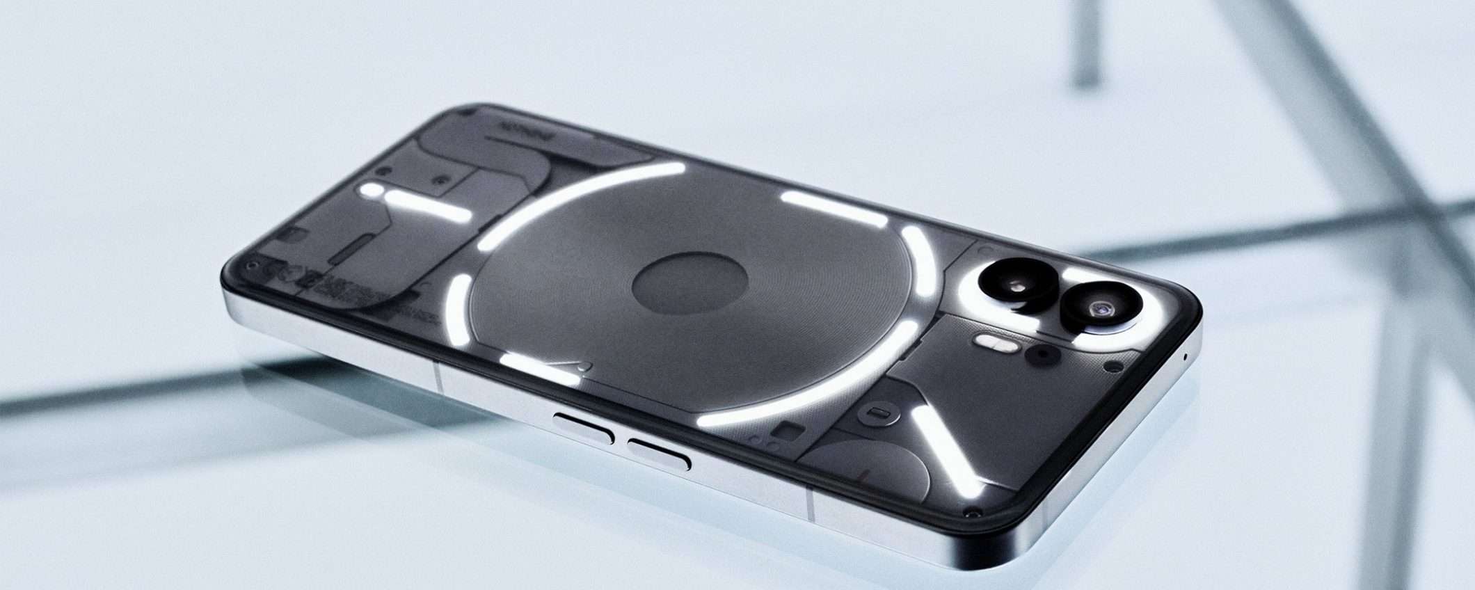 Nothing Phone (2) al nuovo MINIMO STORICO è da prendere subito Nothing Phone (2) al nuovo MINIMO STORICO è da prendere subito