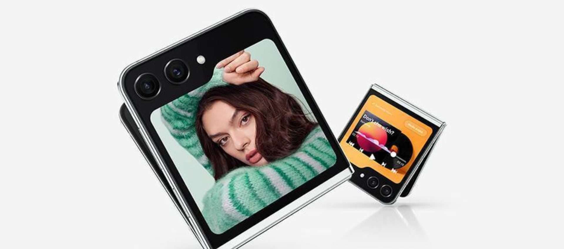 Samsung Galaxy Z Flip5 in offerta: il prezzo crolla ai minimi di sempre Samsung Galaxy Z Flip5 in offerta: il prezzo crolla ai minimi di sempre