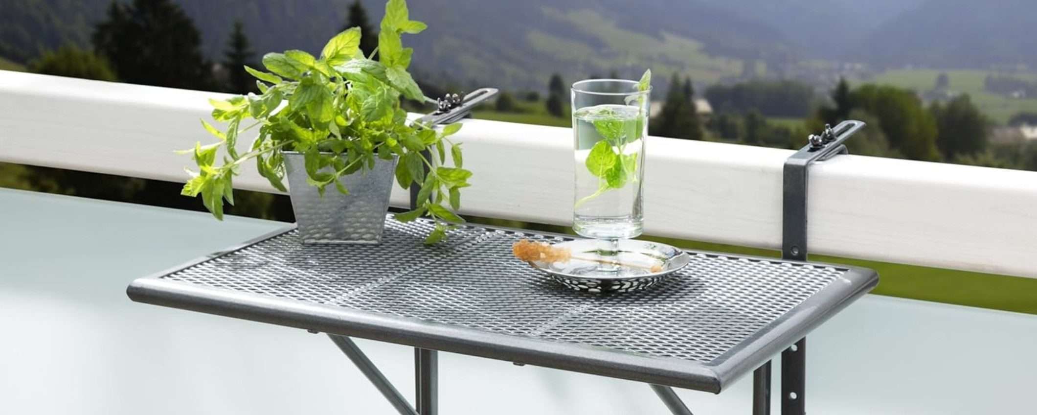 Tavolino pieghevole da balcone: comodo, GENIALE e in offerta su Amazon Tavolino pieghevole da balcone: comodo, GENIALE e in offerta su Amazon