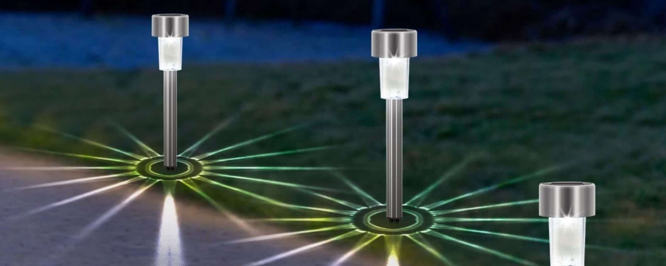 Luce solare con paletto a 1,46€ su Amazon: prezzo ASSURDO per il mega kit