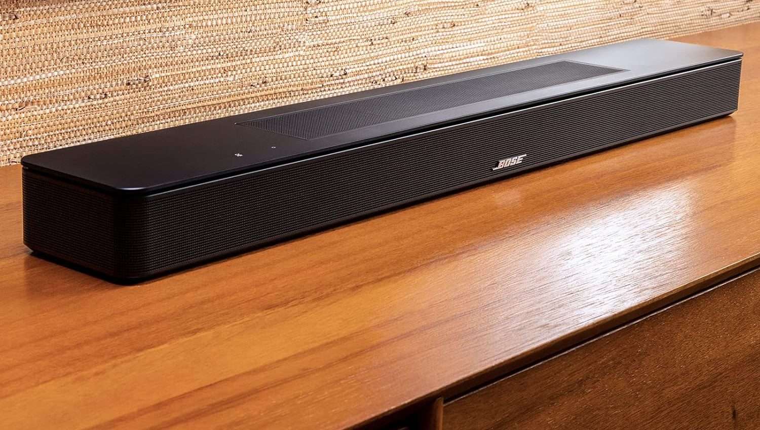 Bose Soundbar 550 in offerta ad un ottimo prezzo: audio come al cinema Bose Soundbar 550 in offerta ad un ottimo prezzo: audio come al cinema