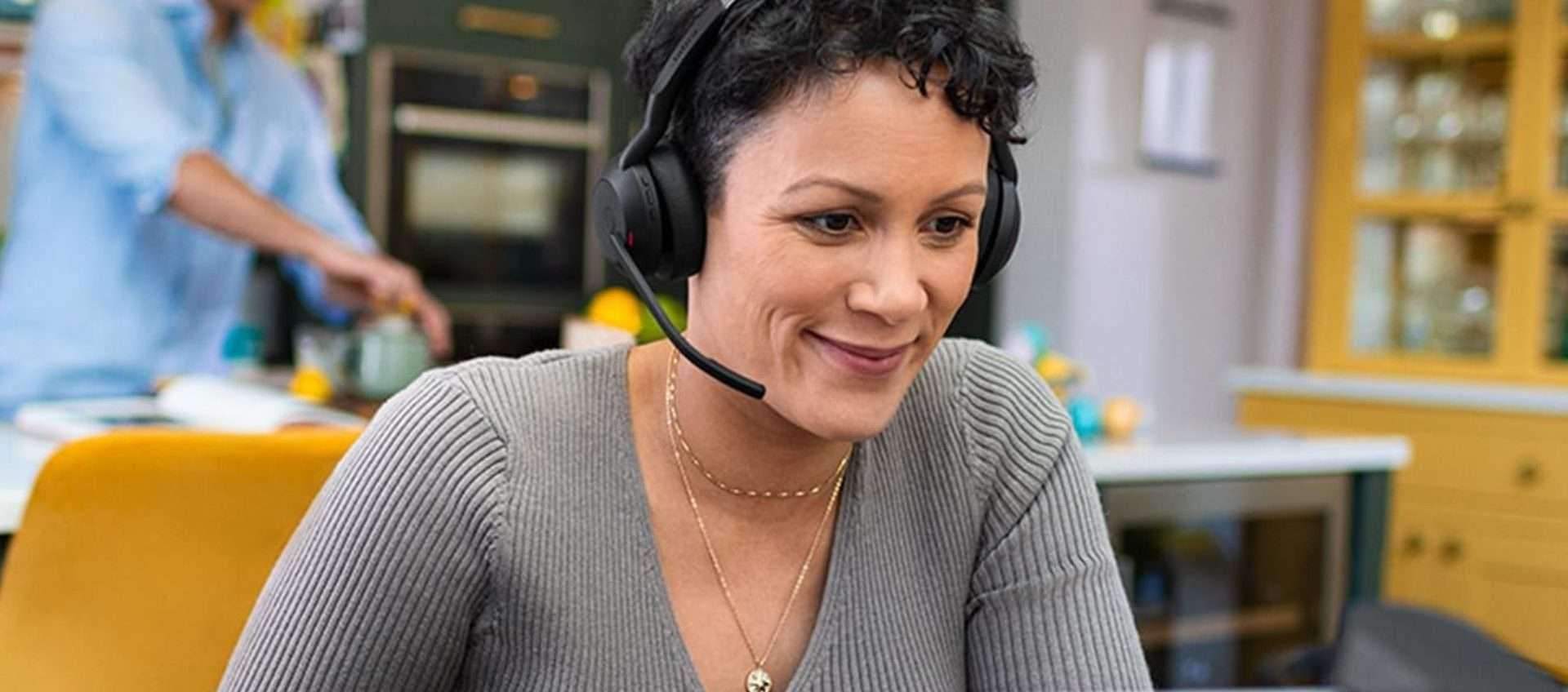 Jabra Evolve 2 55 in offerta: le cuffie definitive per Skype e Zoom Jabra Evolve 2 55 in offerta: le cuffie definitive per Skype e Zoom