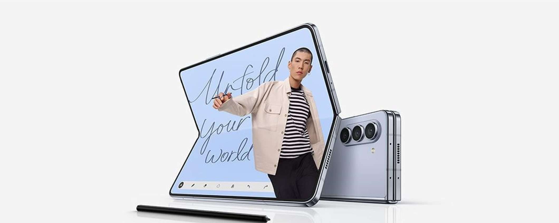 Samsung Galaxy Z Fold5: mega risparmio di 400€ sulla versione con 12/256GB Samsung Galaxy Z Fold5: mega risparmio di 400€ sulla versione con 12/256GB