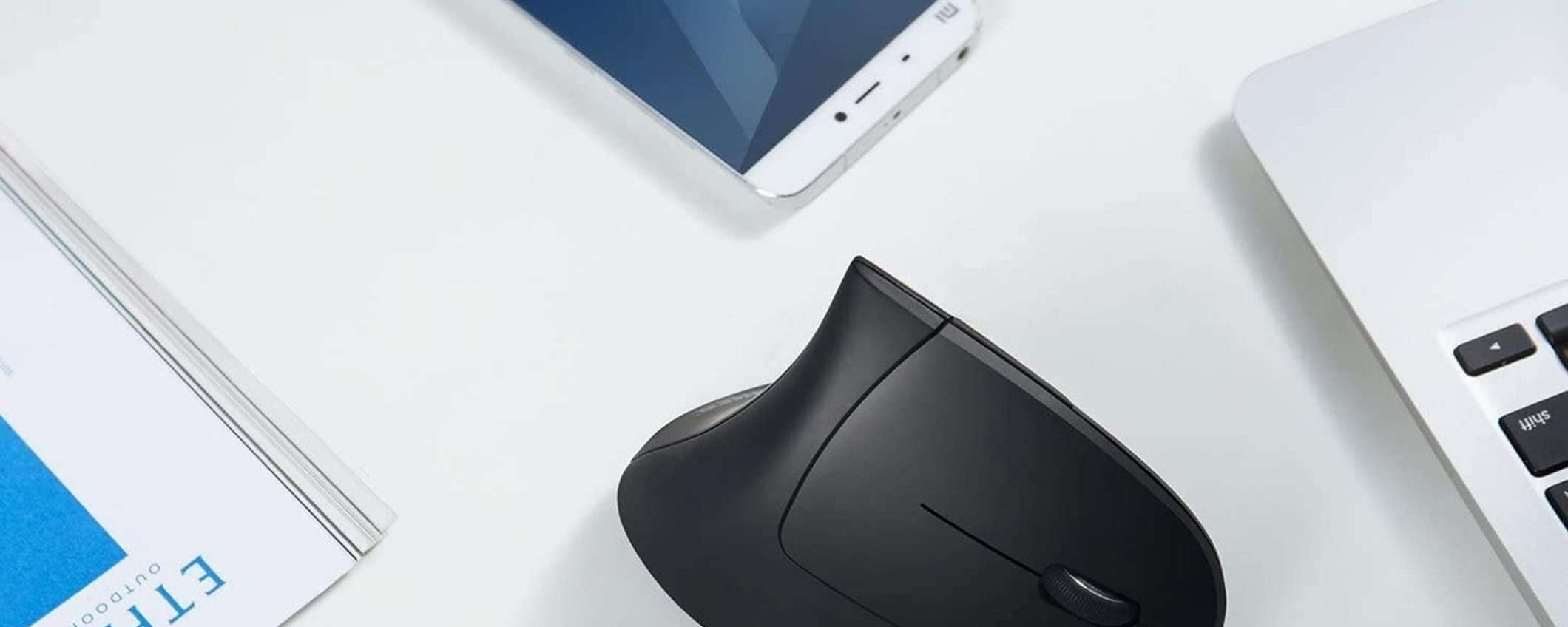 Mouse verticale wireless Anker: solo 15€ grazie a una doppia promozione di Amazon Mouse verticale wireless Anker: solo 15€ grazie a una doppia promozione di Amazon