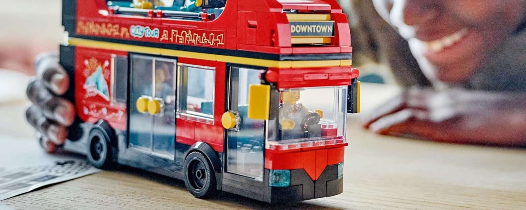 Autobus turistico LEGO a due piani: il nuovo set è in OFFERTA su Amazon (-10%) Autobus turistico LEGO a due piani: il nuovo set è in OFFERTA su Amazon (-10%)