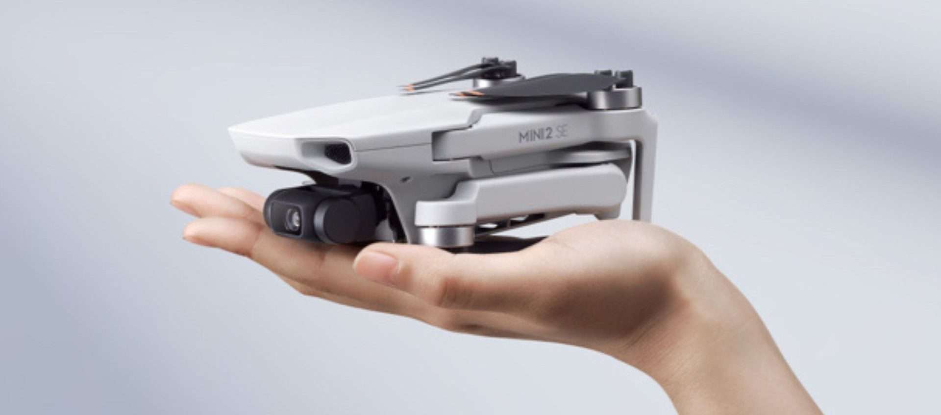 Il DJI Mini 2 SE è in offerta su Amazon ad un prezzo top: compatto e semplicissimo da usare Il DJI Mini 2 SE è in offerta su Amazon ad un prezzo top: compatto e semplicissimo da usare
