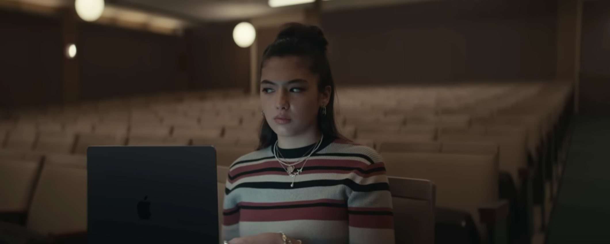 I nuovi spot di Apple sulla potenza e la durata della batteria del MacBook I nuovi spot di Apple sulla potenza e la durata della batteria del MacBook