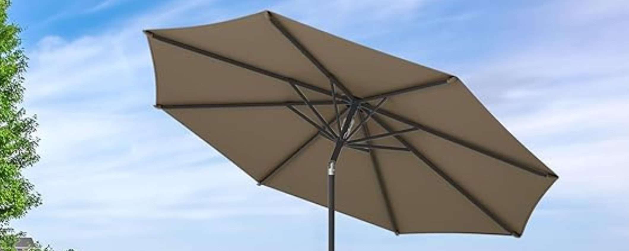 Ombrellone da giardino premium a METÀ PREZZO su Amazon: bastano 34,99€