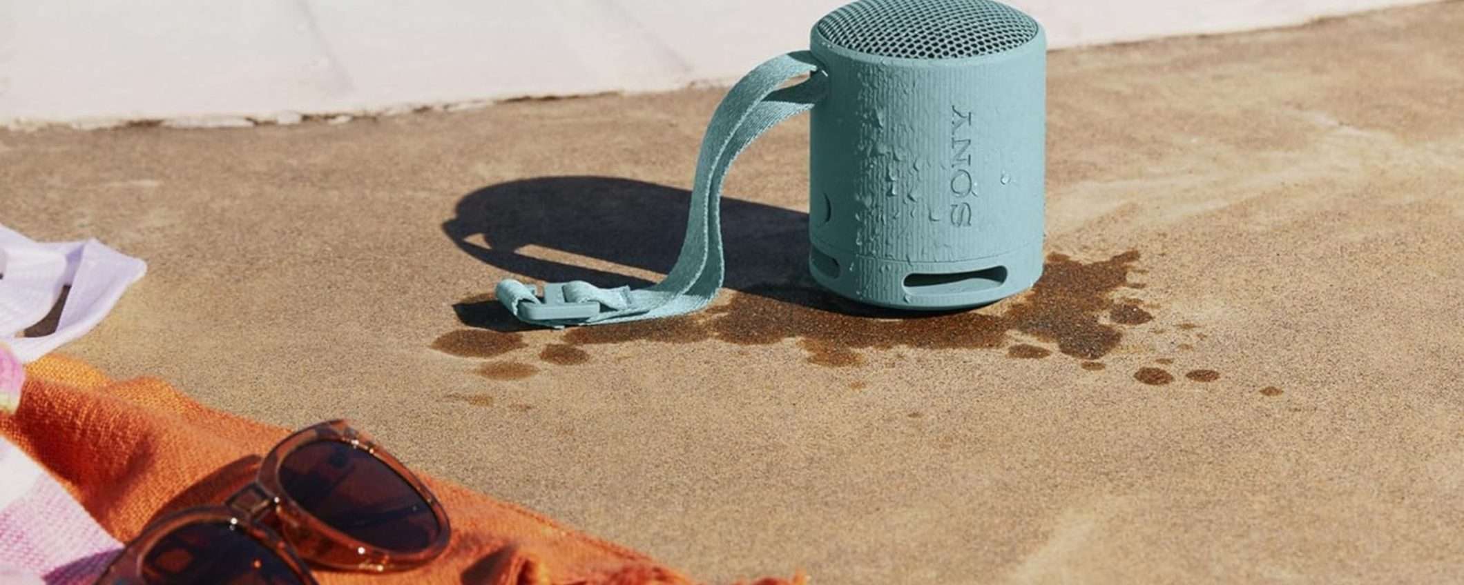 PICCOLO, POTENTE e PORTATILE: lo speaker Bluetooth Sony SRS-XB100 costa 39€ PICCOLO, POTENTE e PORTATILE: lo speaker Bluetooth Sony SRS-XB100 costa 39€