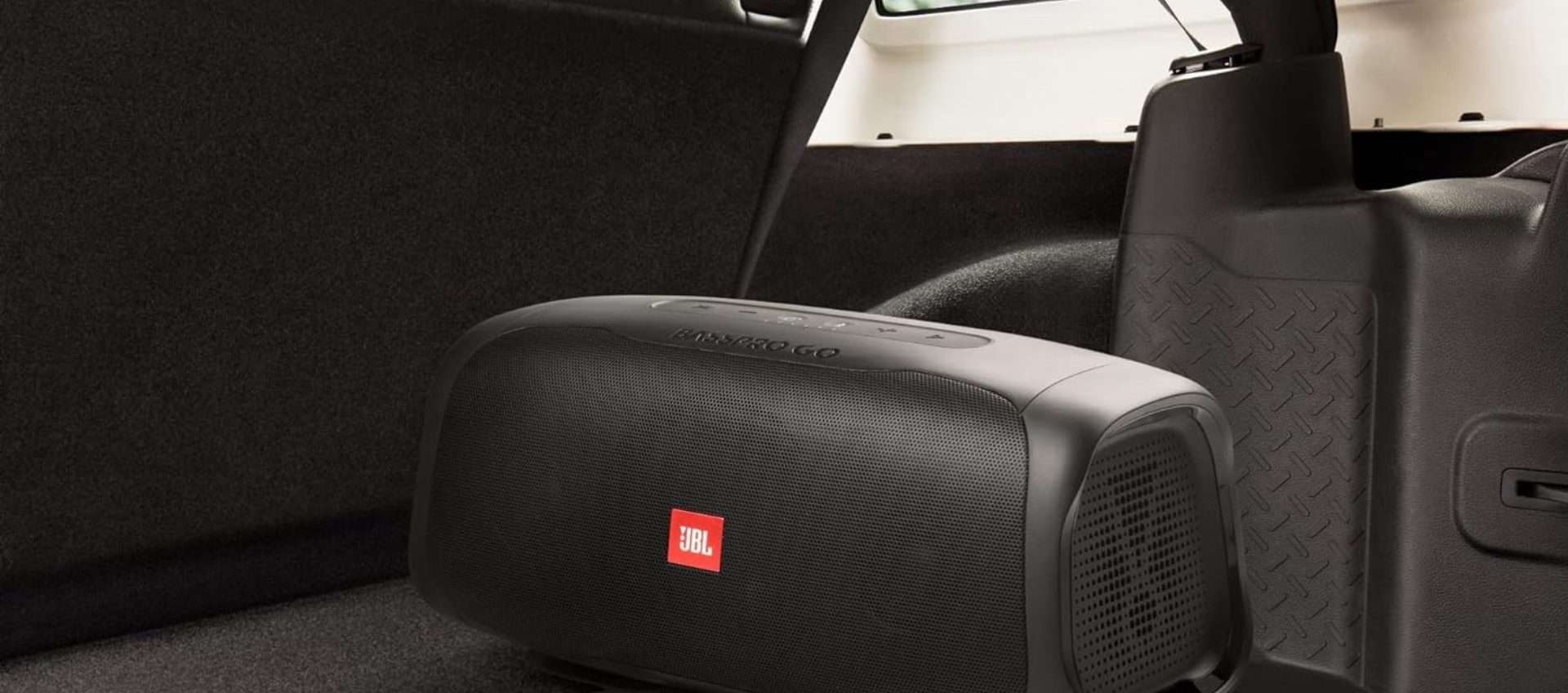 JBL BassPro Go in offerta: il subwoofer da 200W pensato per le auto (ma non solo) JBL BassPro Go in offerta: il subwoofer da 200W pensato per le auto (ma non solo)