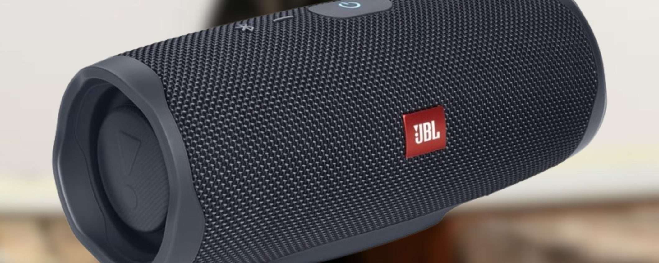 JBL Charge Essential 2 in sconto: speaker di vero lusso a prezzo contenuto JBL Charge Essential 2 in sconto: speaker di vero lusso a prezzo contenuto