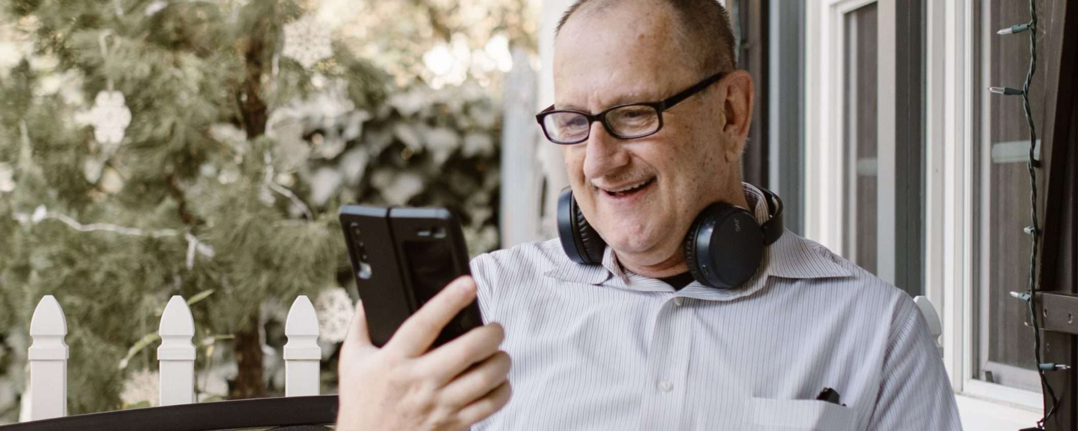 Messaggi WhatsApp da numeri stranieri sconosciuti, la truffa: come evitarla Messaggi WhatsApp da numeri stranieri sconosciuti, la truffa: come evitarla