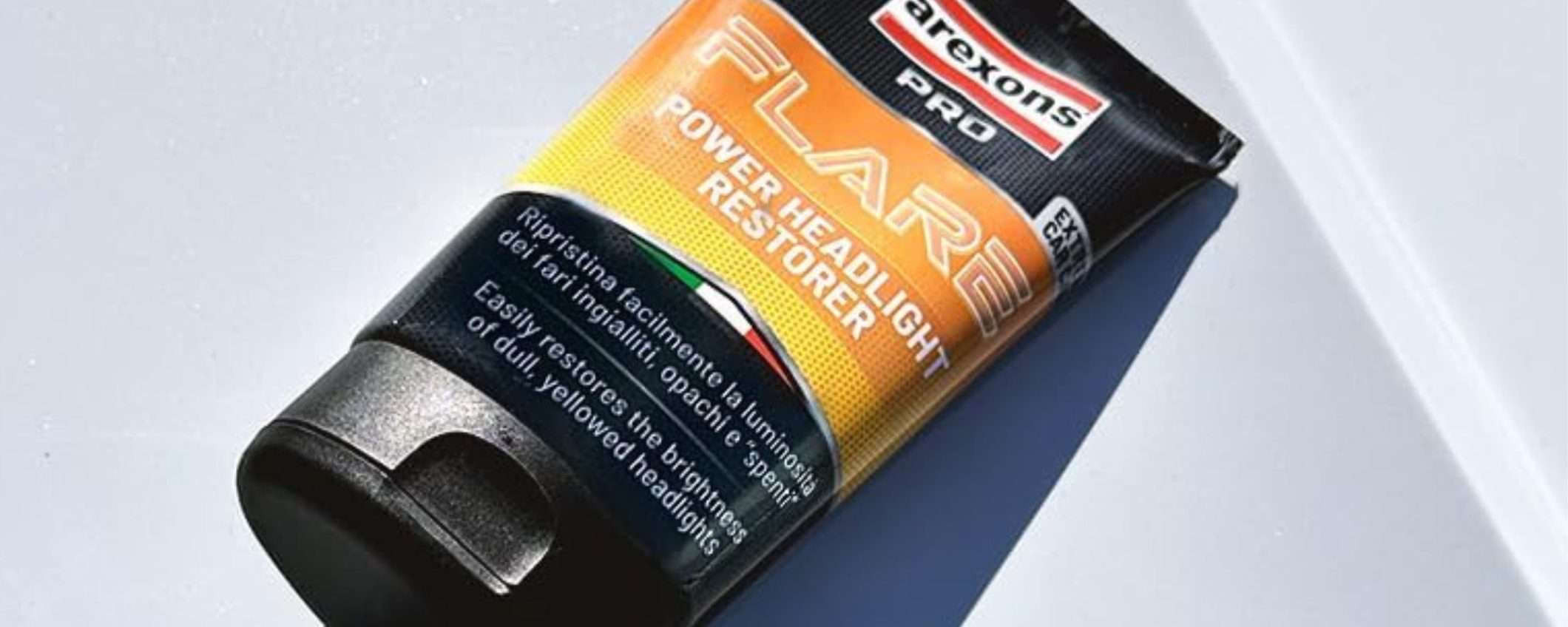 Fanali dell'auto opachi come NUOVI in 5 minuti: Arexons fa MAGIE con 10€ Fanali dell'auto opachi come NUOVI in 5 minuti: Arexons fa MAGIE con 10€