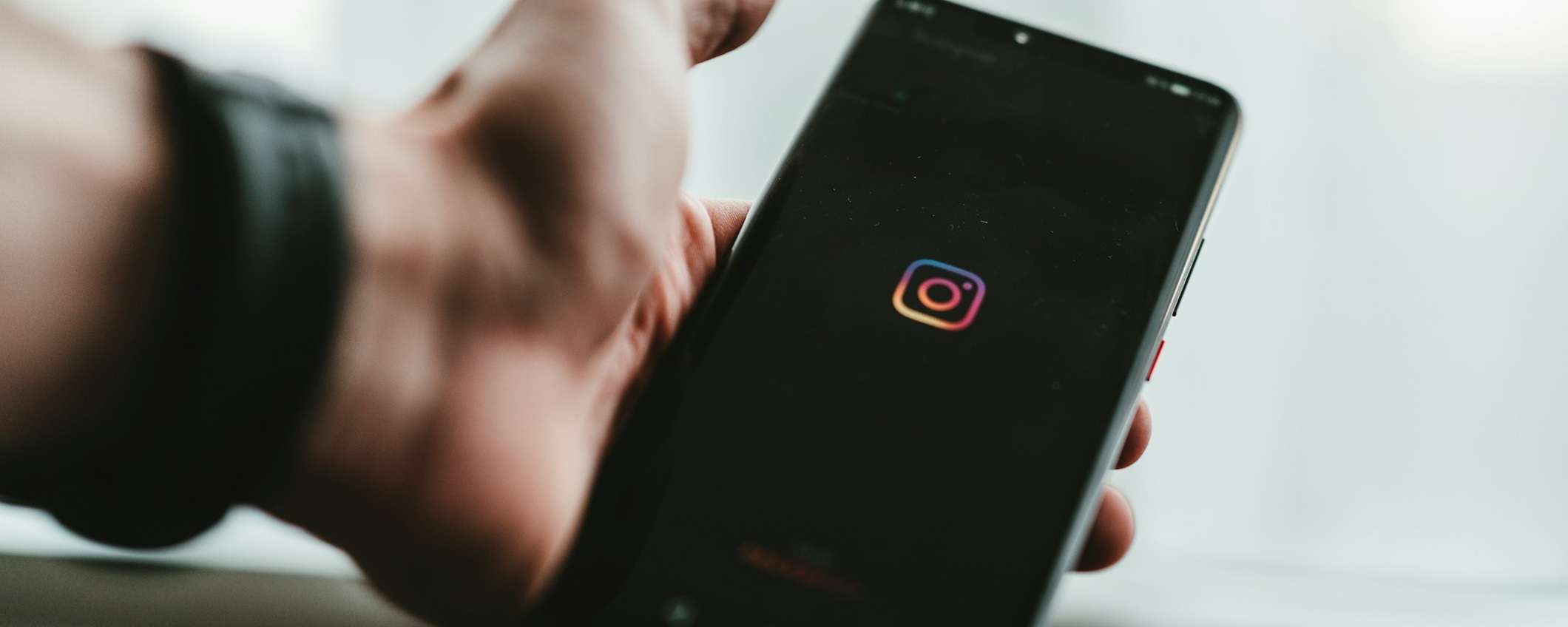 Come attivare o disattivare i sottotitoli generati automaticamente da Instagram Come attivare o disattivare i sottotitoli generati automaticamente da Instagram