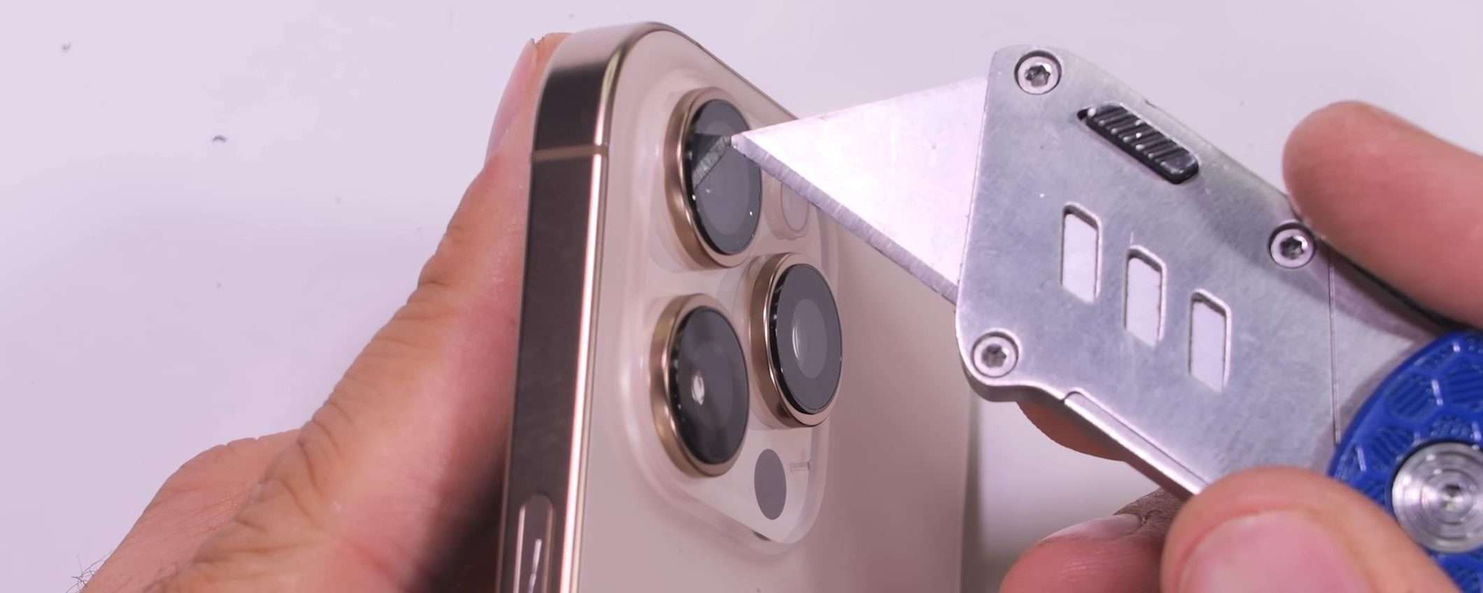 iPhone 16 Pro Max sotto torchio: è resistente come assicura Apple? iPhone 16 Pro Max sotto torchio: è resistente come assicura Apple?