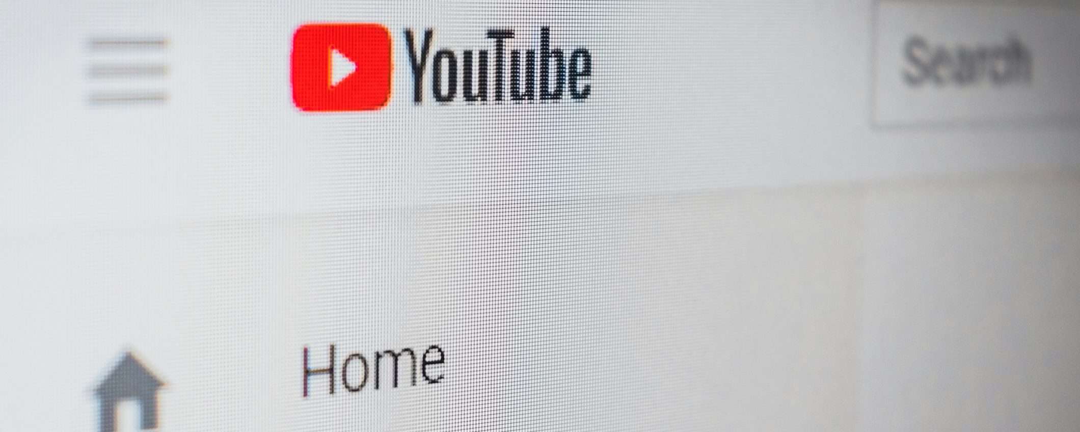 Non vedi più data e visualizzazioni su YouTube? Non si tratta di un bug, ma di un test Non vedi più data e visualizzazioni su YouTube? Non si tratta di un bug, ma di un test
