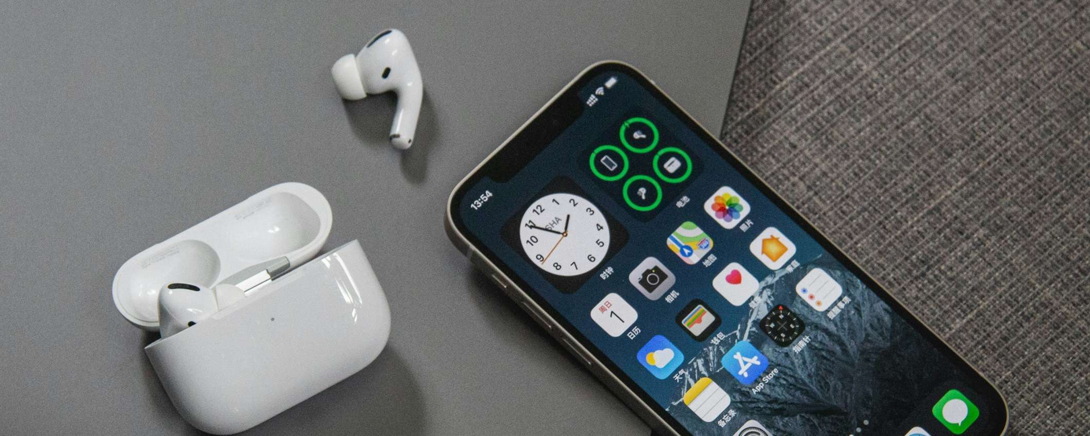 AirPods 2: si trasformano in comodi apparecchi acustici ma con dei limiti AirPods 2: si trasformano in comodi apparecchi acustici ma con dei limiti