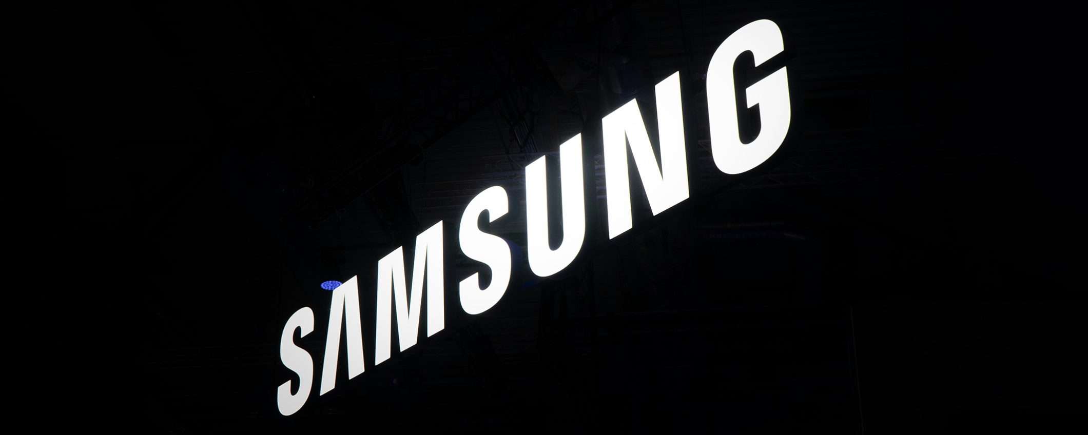 Samsung Galaxy S25, la ricarica wireless potrebbe essere più lenta Samsung Galaxy S25, la ricarica wireless potrebbe essere più lenta